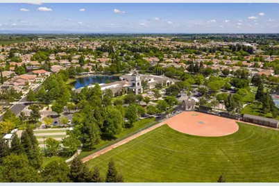 2492 Plumcreek Lane, Manteca, CA 95336 - Photo 37