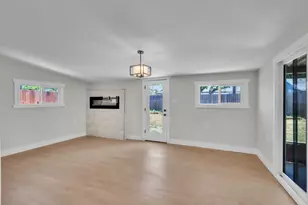4941 Alcott Dr, Sacramento, CA 95820 - Photo 15