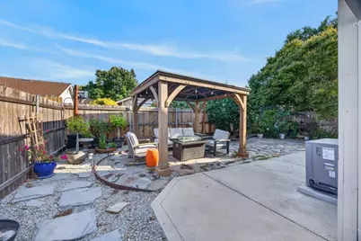 5340 Blue Sapphire Court, Elk Grove, CA 95758 - Photo 21