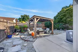 5340 Blue Sapphire Ct, Elk Grove, CA 95758 - Photo 21
