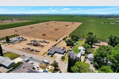 2137 Holcomb Avenue, Yuba City, CA 95993 - Photo 35