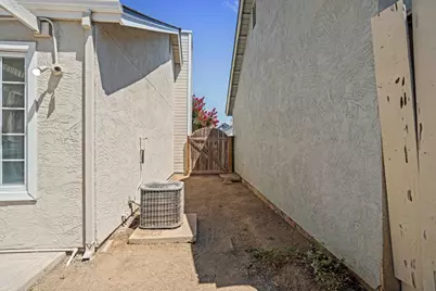 2025 Hearthstone Lane, Modesto, CA 95355 - Photo 35