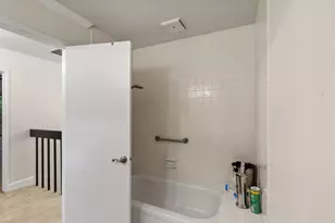 1310 Commons Dr, Sacramento, CA 95825 - Photo 31