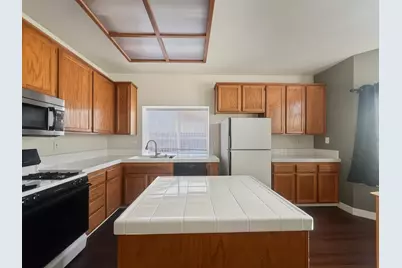 8932 Bridalsmith Drive, Sacramento, CA 95829 - Photo 11