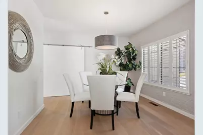 11 River Garden Court, Sacramento, CA 95831 - Photo 9