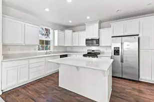 7820 Zaragoza walk, Sacramento, CA 95823 - Photo 13