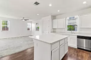 7820 Zaragoza walk, Sacramento, CA 95823 - Photo 15