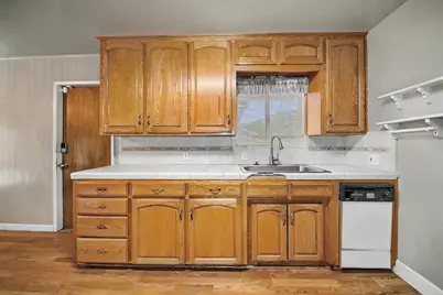 1215 Del Vale Avenue, Modesto, CA 95350 - Photo 15