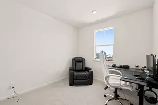 2051 Camden St, Hollister, CA 95023 - Photo 25