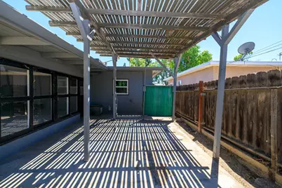 325 Oakshire Avenue, Modesto, CA 95354 - Photo 31