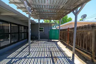 325 Oakshire Ave, Modesto, CA 95354 - Photo 31