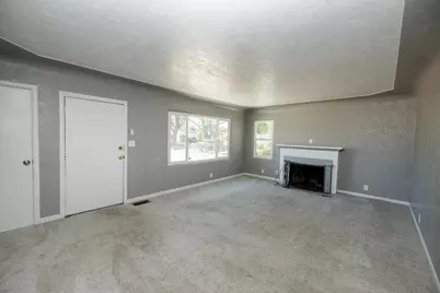 325 Oakshire Avenue, Modesto, CA 95354 - Photo 7