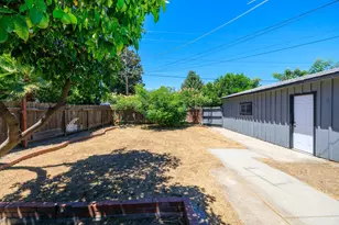 325 Oakshire Ave, Modesto, CA 95354 - Photo 37