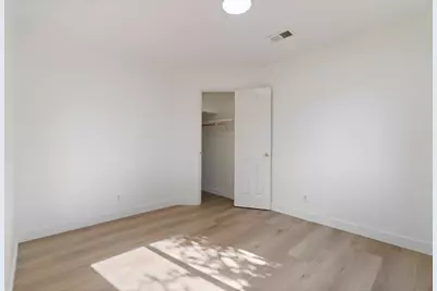 2501 Lock Avenue, Sacramento, CA 95822 - Photo 15