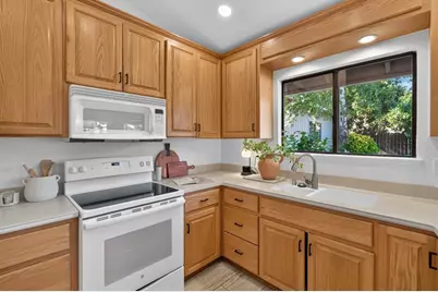 789 Harvey Way, Sacramento, CA 95831 - Photo 5