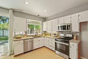 3016 Carousel Cir, Stockton, CA 95219 - Photo 13