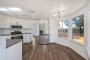6431 Canyon Creek Way, Elk Grove, CA 95758 - Photo 19