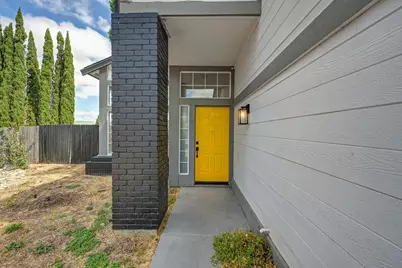 6431 Canyon Creek Way, Elk Grove, CA 95758 - Photo 3