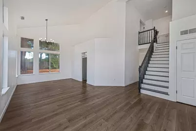 6431 Canyon Creek Way, Elk Grove, CA 95758 - Photo 5