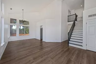 6431 Canyon Creek Way, Elk Grove, CA 95758 - Photo 5