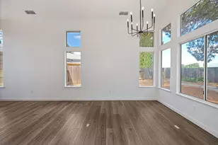 6431 Canyon Creek Way, Elk Grove, CA 95758 - Photo 9
