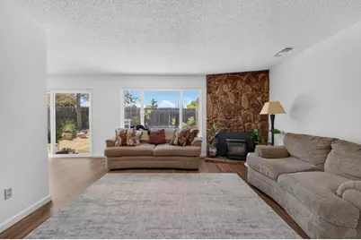 5645 Woodforest, Sacramento, CA 95842 - Photo 9
