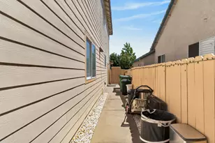 10236 Stathos Dr, Elk Grove, CA 95757 - Photo 61