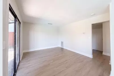 6005 La Castana Way, Sacramento, CA 95823 - Photo 7