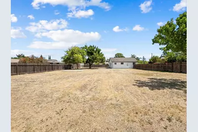 437 Saint Francis Street, Stockton, CA 95206 - Photo 13