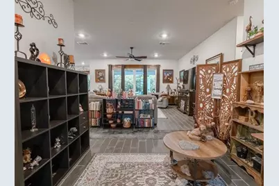 6388 E Fedora Avenue, Fresno, CA 93727 - Photo 5