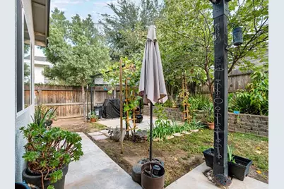 6388 E Fedora Avenue, Fresno, CA 93727 - Photo 37