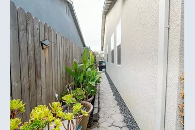 6388 E Fedora Avenue, Fresno, CA 93727 - Photo 39