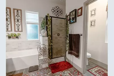 6388 E Fedora Avenue, Fresno, CA 93727 - Photo 29