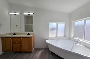 Bentley, Sacramento, CA 95823 - Photo 41