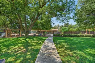 8986 Mooney Rd, Elk Grove, CA 95624 - Photo 45