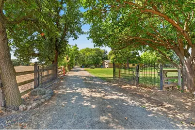 8986 Mooney Road, Elk Grove, CA 95624 - Photo 5