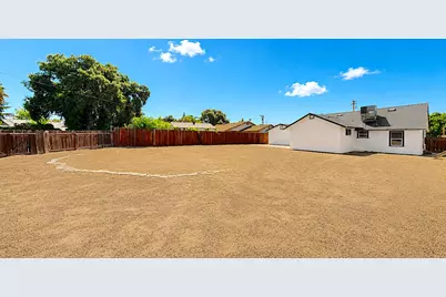 13361 Bentley Street, Waterford, CA 95386 - Photo 5