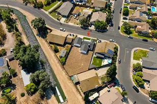 13361 Bentley St, Waterford, CA 95386 - Photo 9