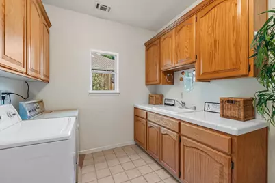 1084 Kensington Drive, Roseville, CA 95661 - Photo 17