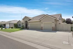 954 Stampede Trail, Galt, CA 95632 - Photo 5