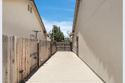 954 Stampede Trail, Galt, CA 95632 - Photo 41