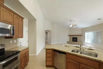 954 Stampede Trail, Galt, CA 95632 - Photo 11