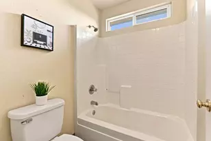 8784 Hawkesbury Ct, Elk Grove, CA 95624 - Photo 33