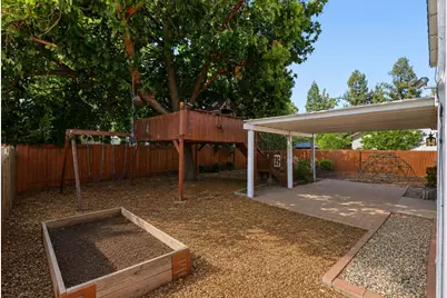 8784 Hawkesbury Court, Elk Grove, CA 95624 - Photo 41