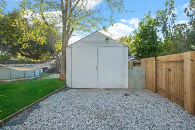 2651 Hawthorne Street, Sacramento, CA 95815 - Photo 23