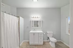 2651 Hawthorne St, Sacramento, CA 95815 - Photo 39