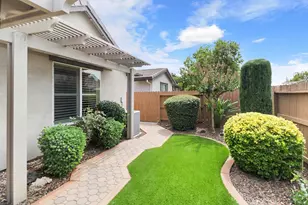 9880 Sunderland Way, Elk Grove, CA 95757 - Photo 35