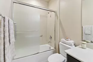 9880 Sunderland Way, Elk Grove, CA 95757 - Photo 25