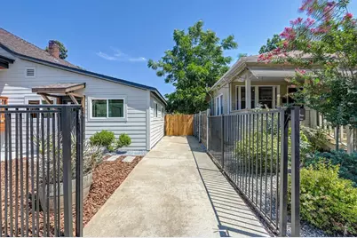 3307 37th Street, Sacramento, CA 95817 - Photo 3