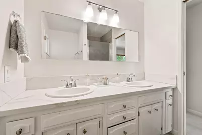 1038 E Vartikian Avenue, Fresno, CA 93710 - Photo 27